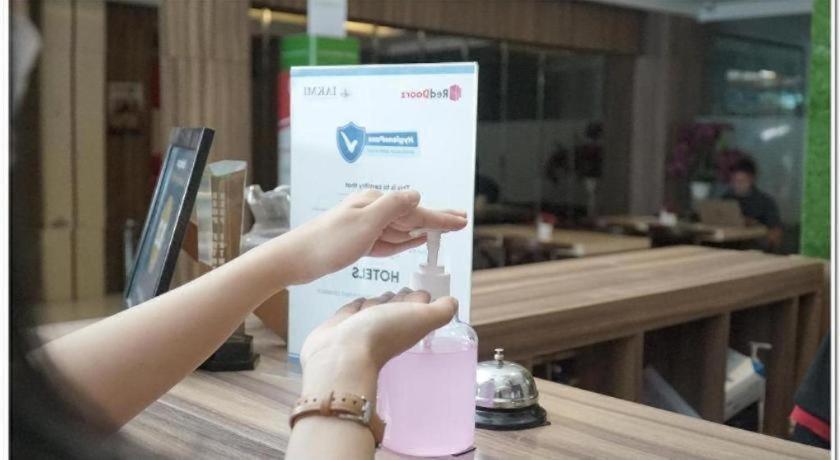 Reddoorz Plus Near Mall Bali Galeria 2 Dempassar Exterior foto