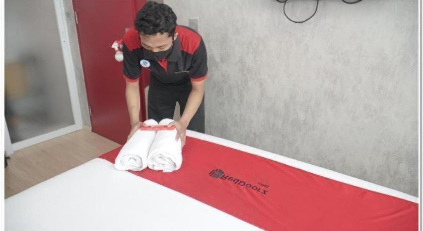 Reddoorz Plus Near Mall Bali Galeria 2 Dempassar Exterior foto