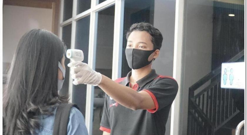 Reddoorz Plus Near Mall Bali Galeria 2 Dempassar Exterior foto