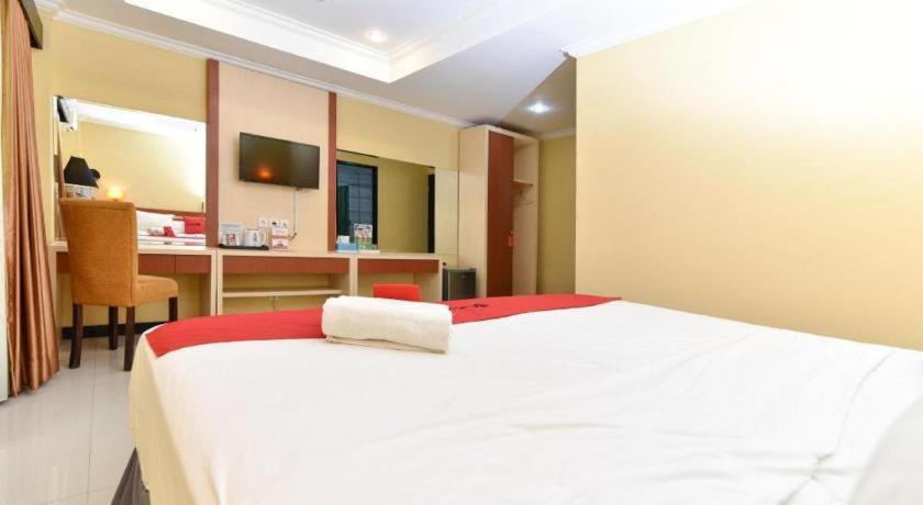 Reddoorz Plus Near Mall Bali Galeria 2 Dempassar Exterior foto