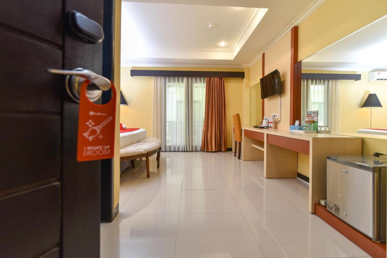 Reddoorz Plus Near Mall Bali Galeria 2 Dempassar Exterior foto