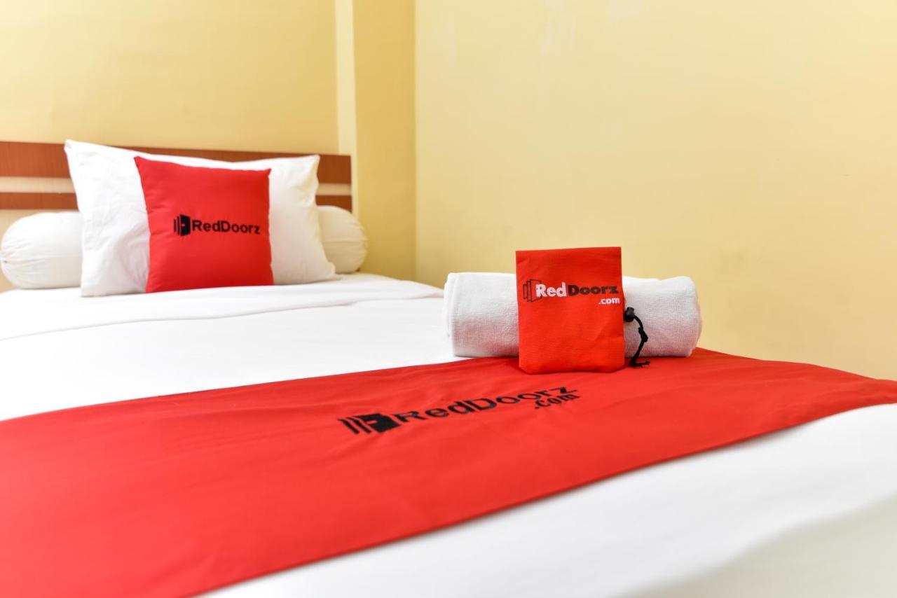 Reddoorz Plus Near Mall Bali Galeria 2 Dempassar Exterior foto