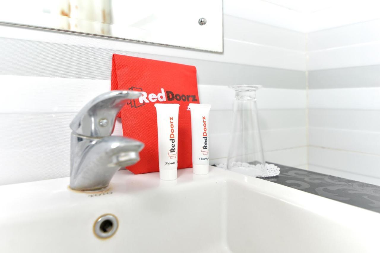 Reddoorz Plus Near Mall Bali Galeria 2 Dempassar Exterior foto
